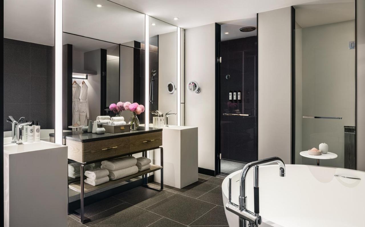 The Langham, Gold Coast And Jewel Residences Kültér fotó Bathroom