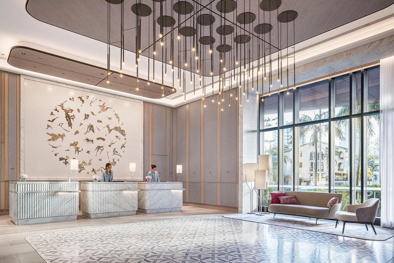 The Langham, Gold Coast And Jewel Residences Kültér fotó The lobby of the hotel