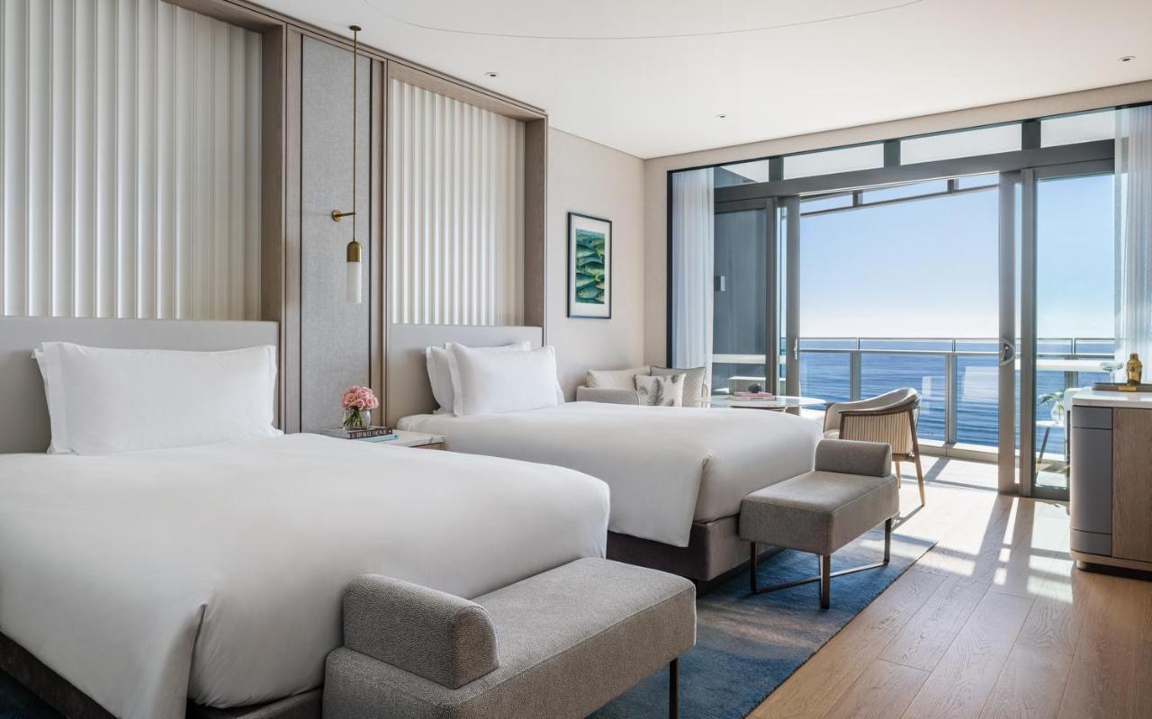 The Langham, Gold Coast And Jewel Residences Kültér fotó Deluxe Ocean View Room