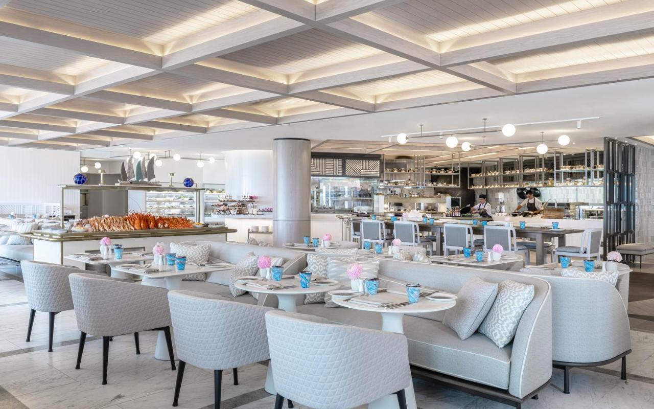 The Langham, Gold Coast And Jewel Residences Kültér fotó The interior of the restaurant