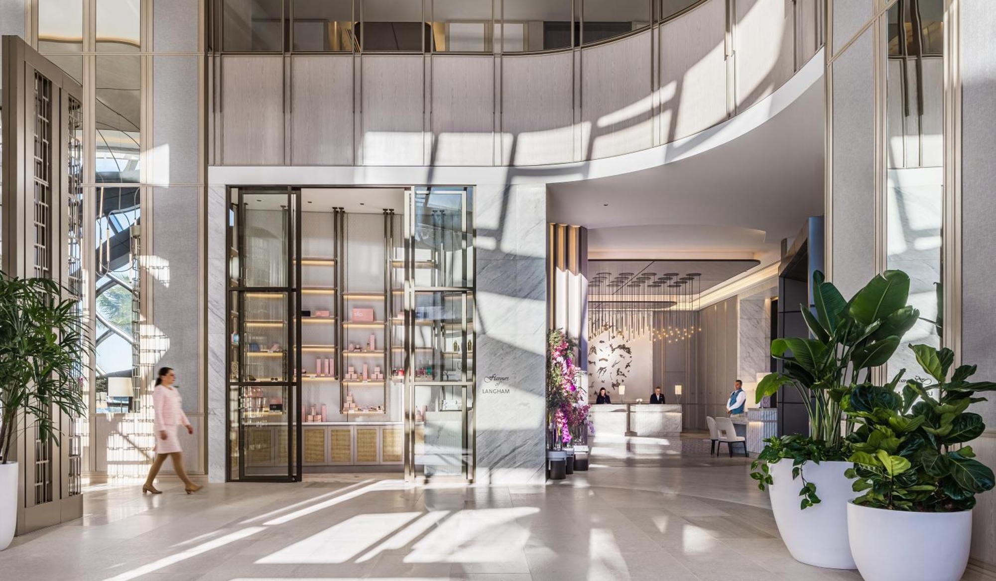 The Langham, Gold Coast And Jewel Residences Kültér fotó The lobby of the hotel
